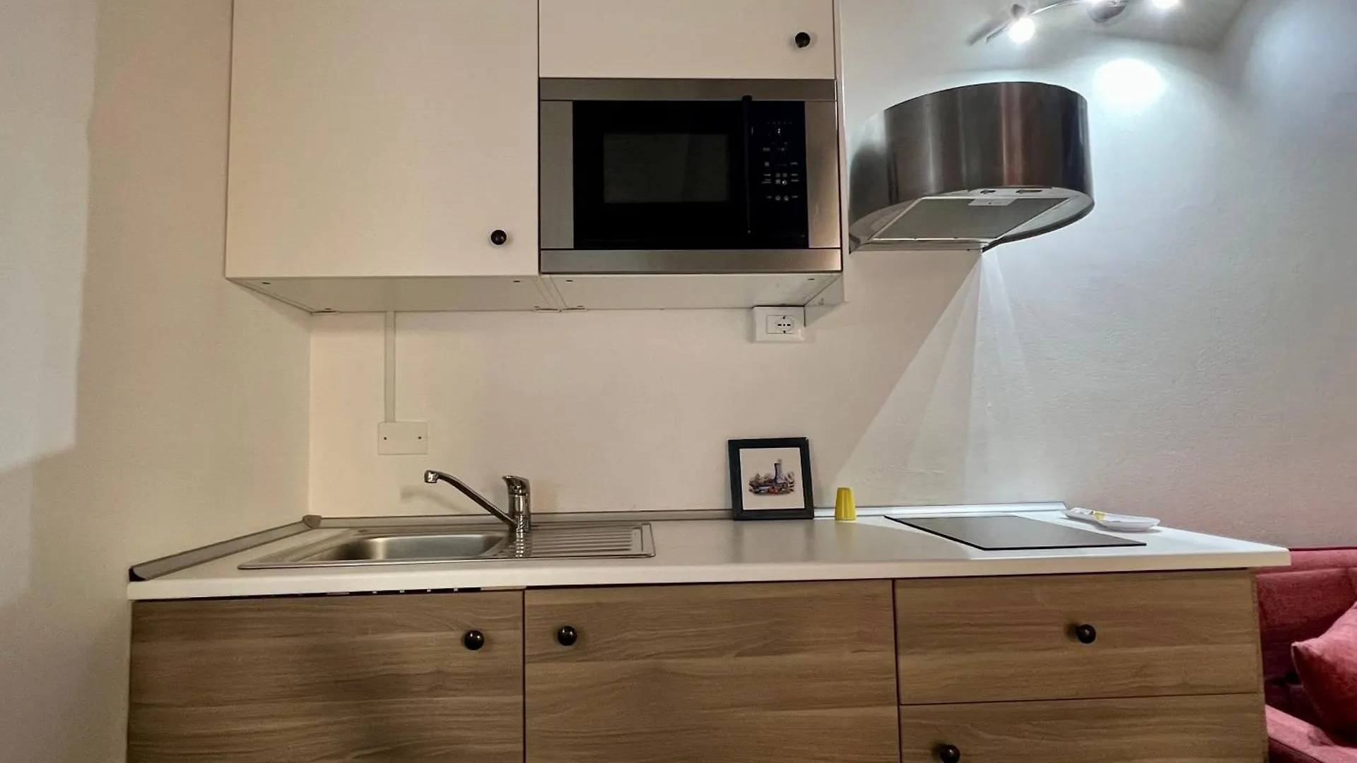 Cefalu Center Apartments 0*,