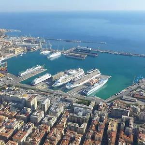 Un Passo Dal Porto Palermo
