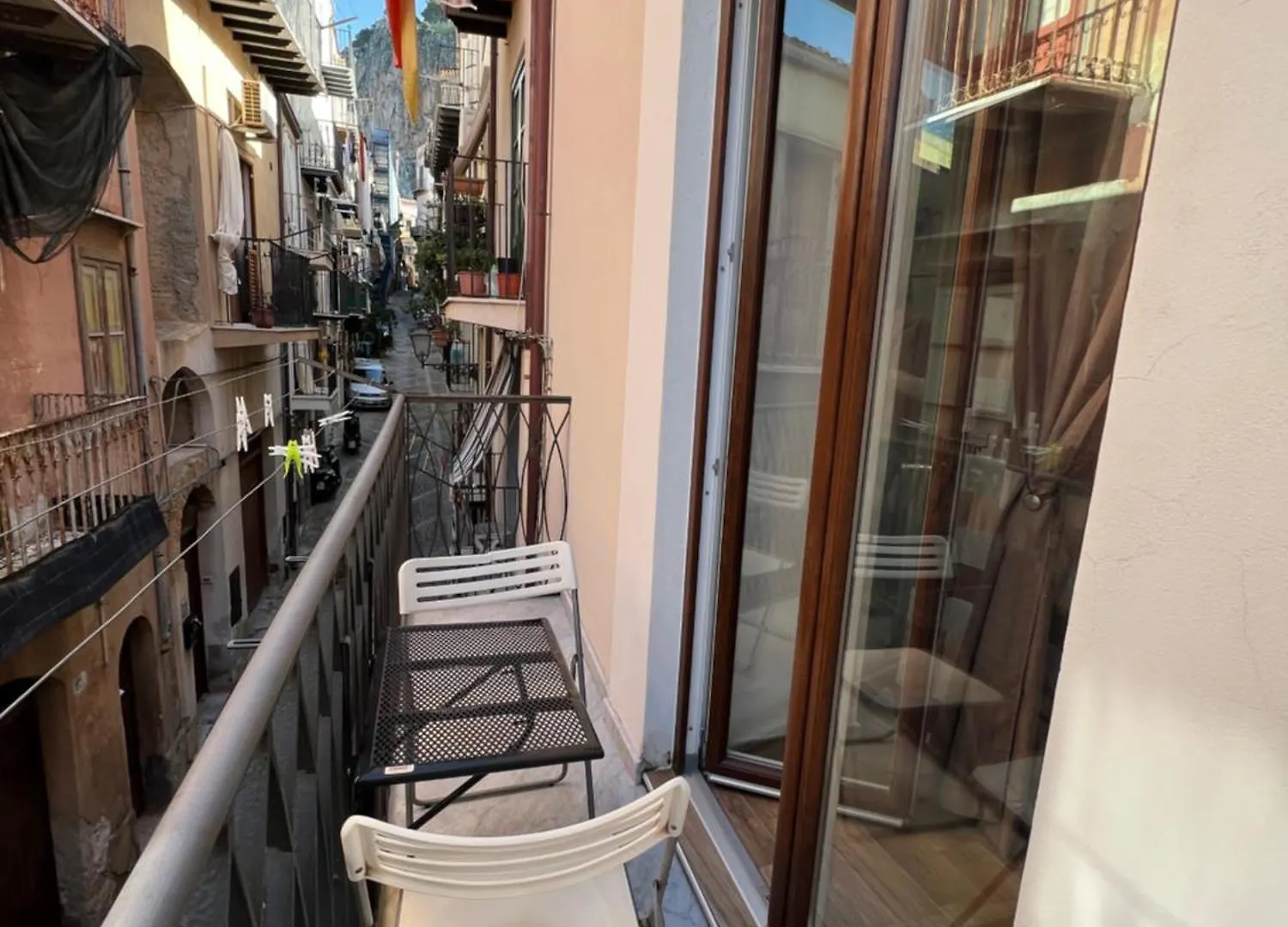 Cefalu Center Apartments Guest house