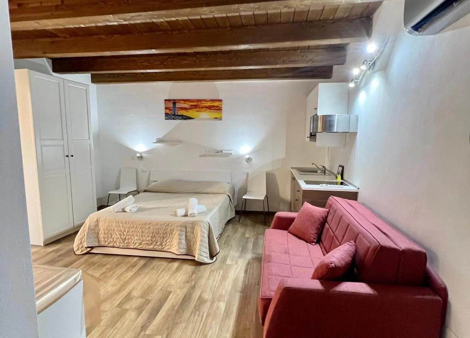 Cefalu Center Apartments Guest house