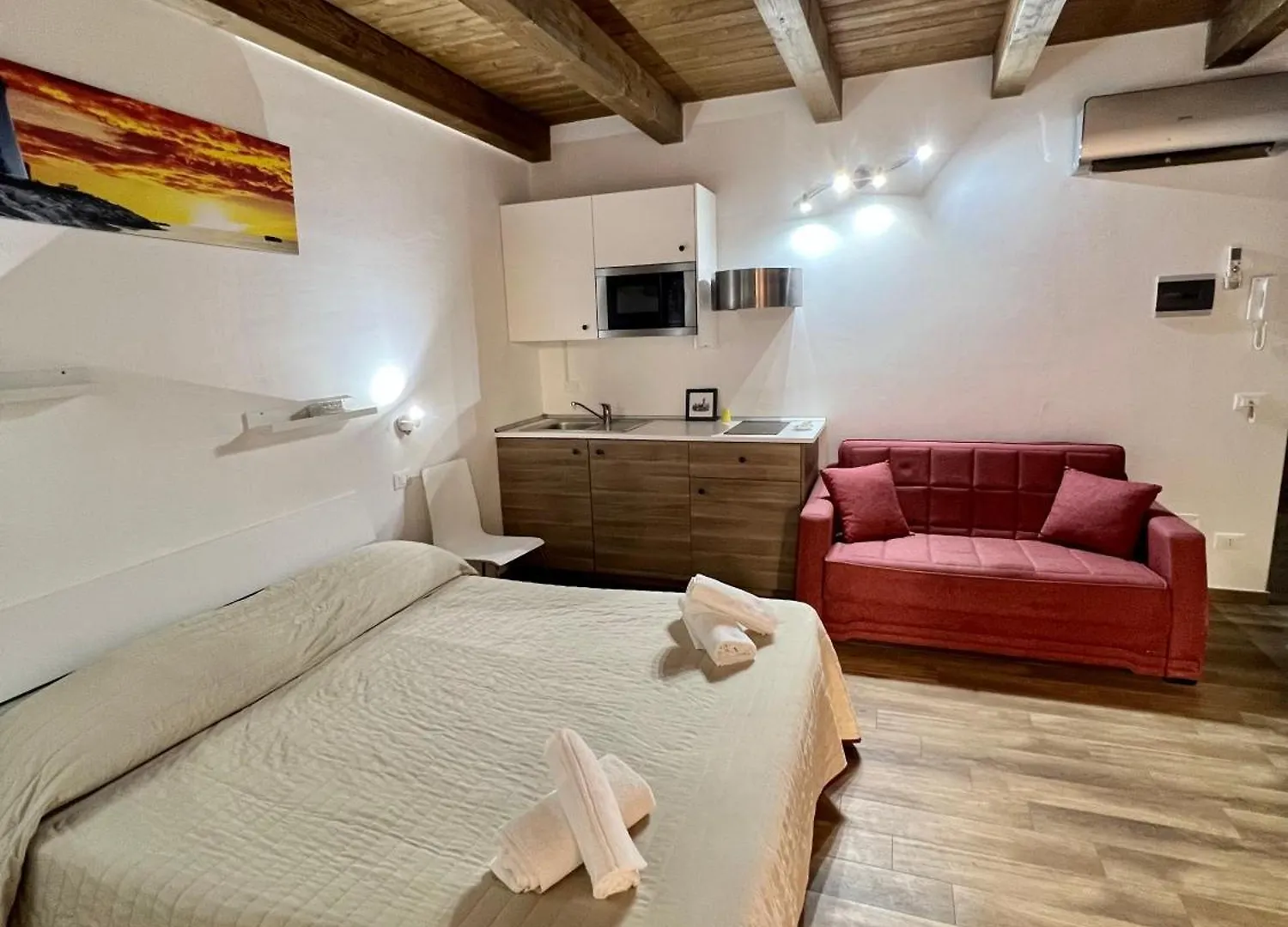 Cefalu Center Apartments