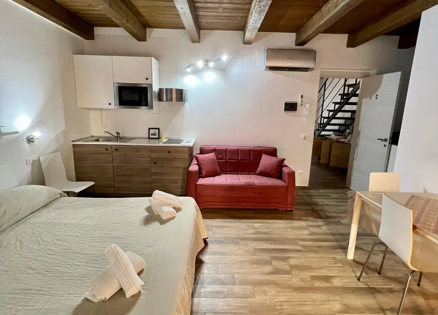 Cefalu Center Apartments 0*,