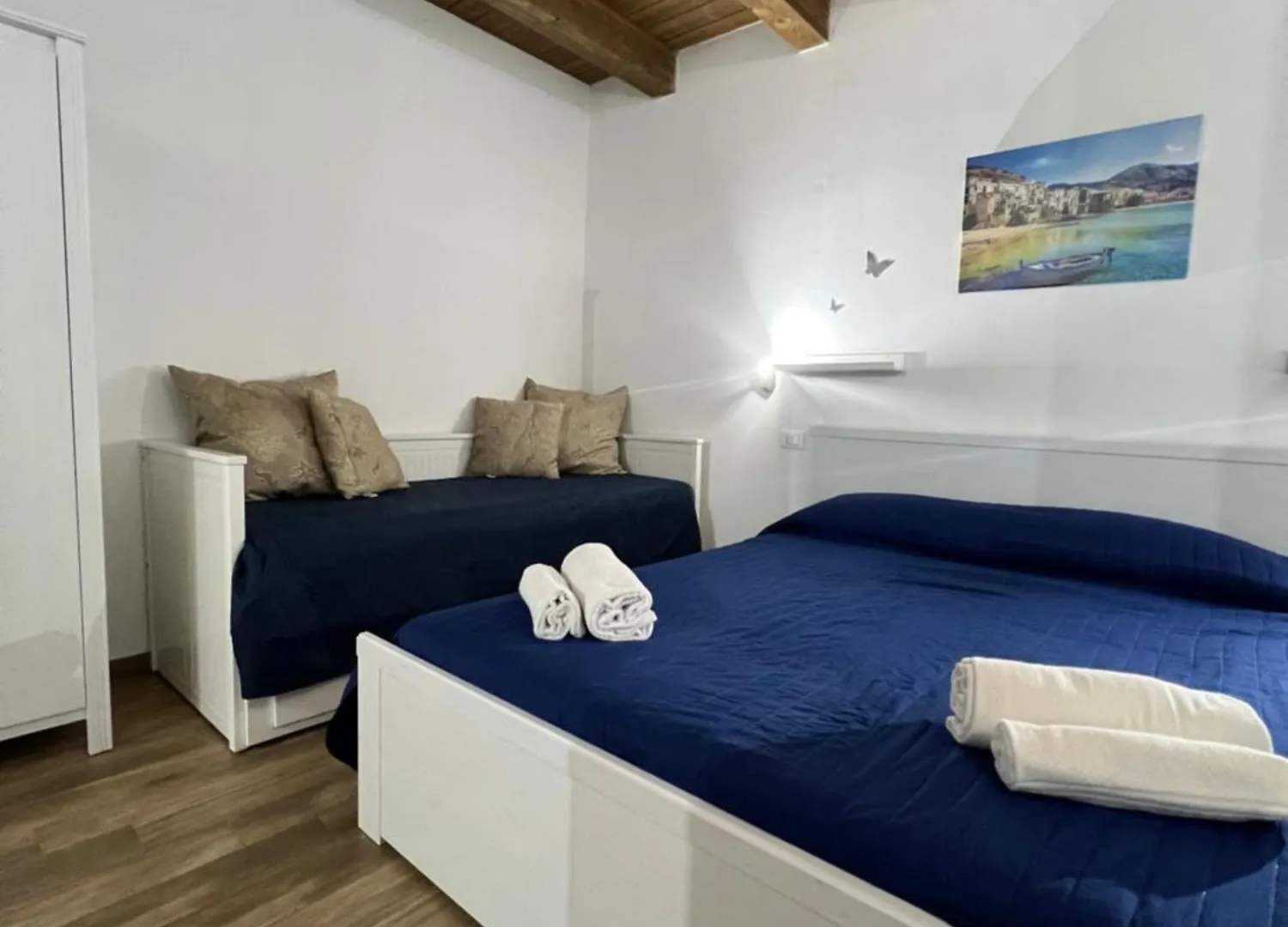 Cefalu Center Apartments Guest house
