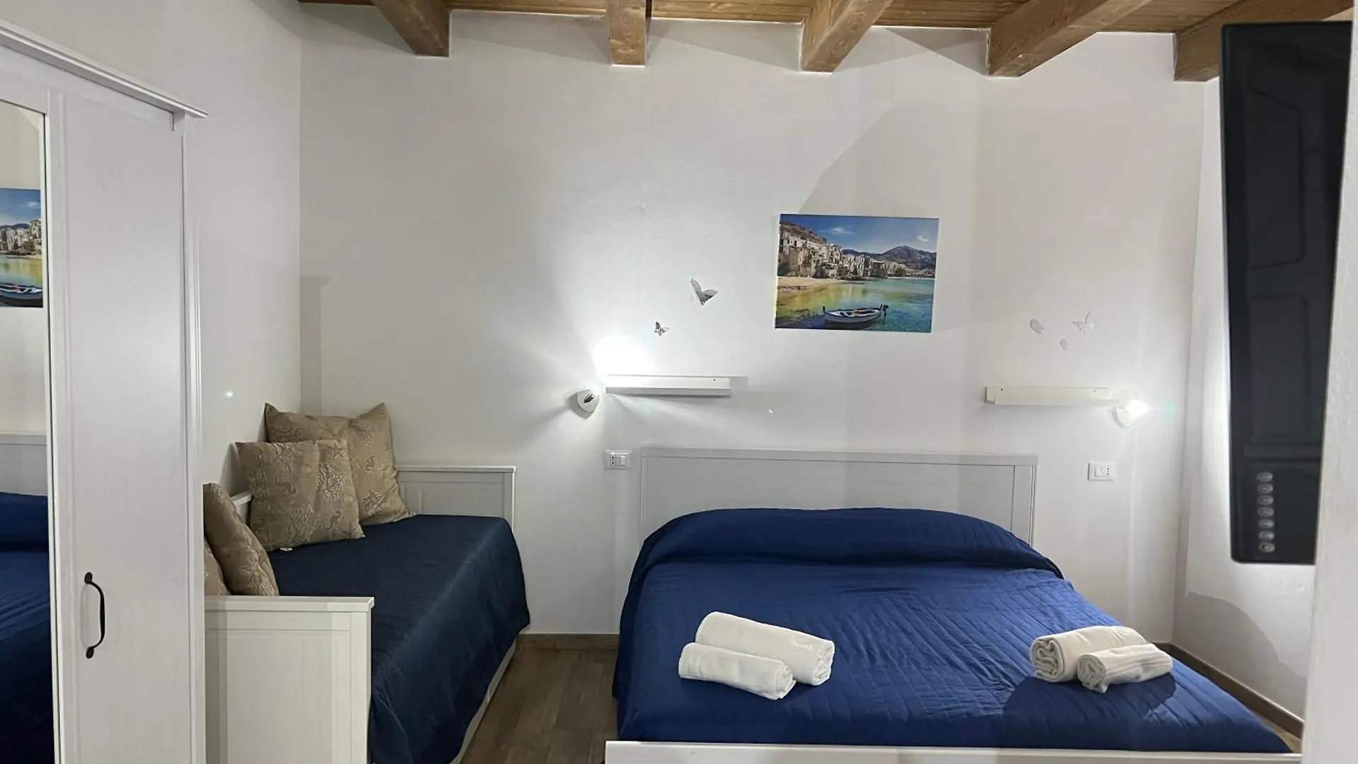 Cefalu Center Apartments Italy