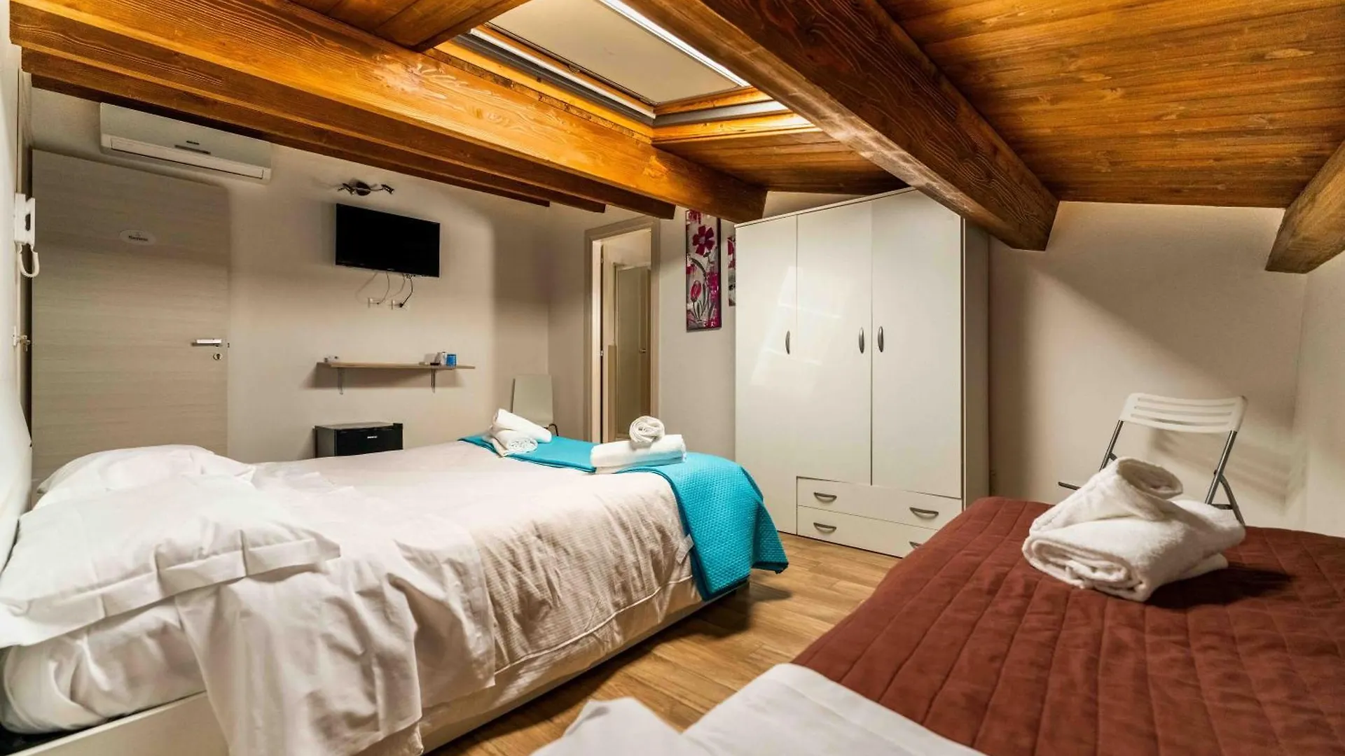 Cefalu Center Apartments Italia